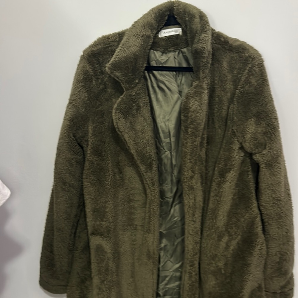 Beautiful hunter, green winter coat!